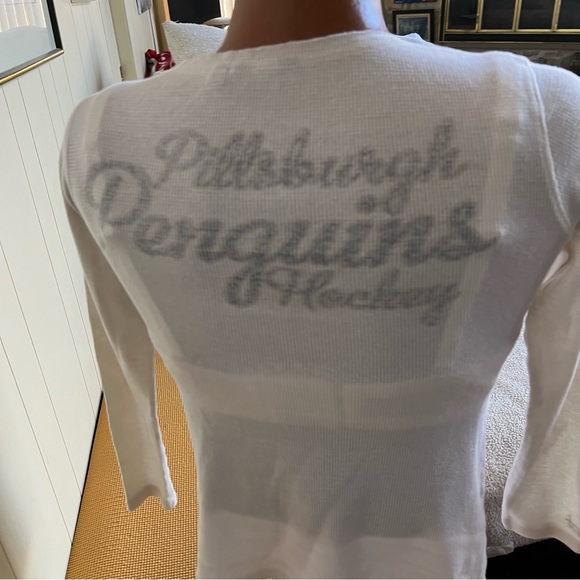 Pittsburgh Penguins Hockey thermal top Touch Alyssa Milano adorable top XL - Picture 8 of 9